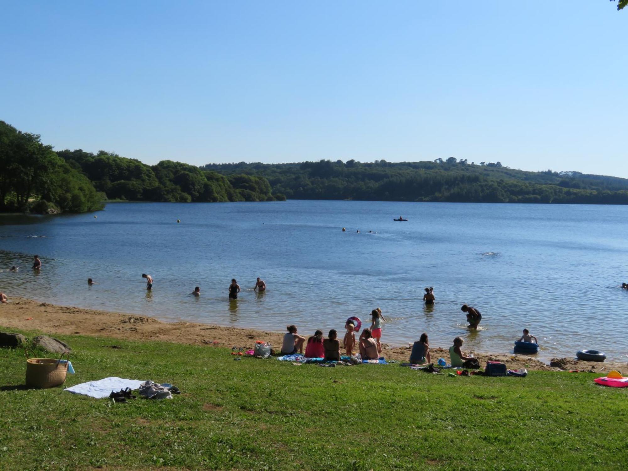 Camping Au Lac Du Drennec Glamping Tent Commana Buitenkant foto